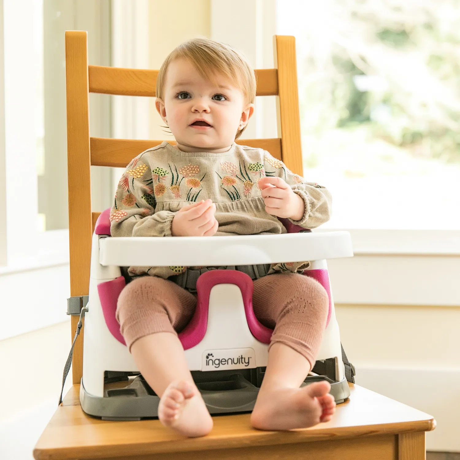 Ingenuity Baby Base 2-in-1 Boostersitz Pink Flambe mit Tablett