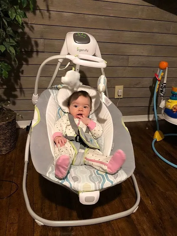 Ingenuity SimpleComfort Babyschaukel Everston drehbar weißes Rauschen