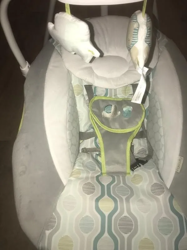 Ingenuity SimpleComfort Babyschaukel Everston drehbar weißes Rauschen