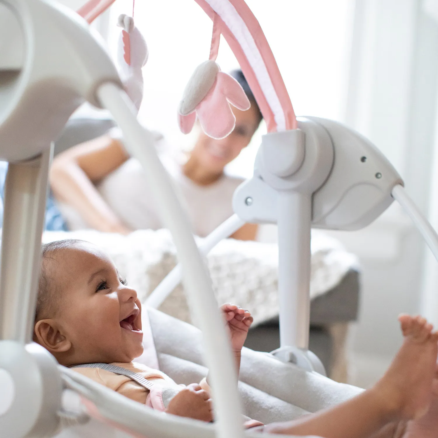 Ingenuity Comfort 2 Go Babyschaukel Flora Einhorn tragbar