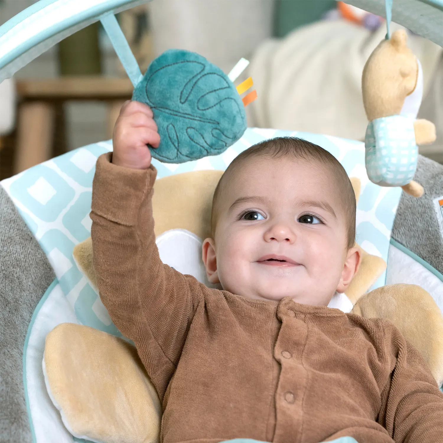 Ingenuity InLighten Kitt Babywippe mit Licht und Sound