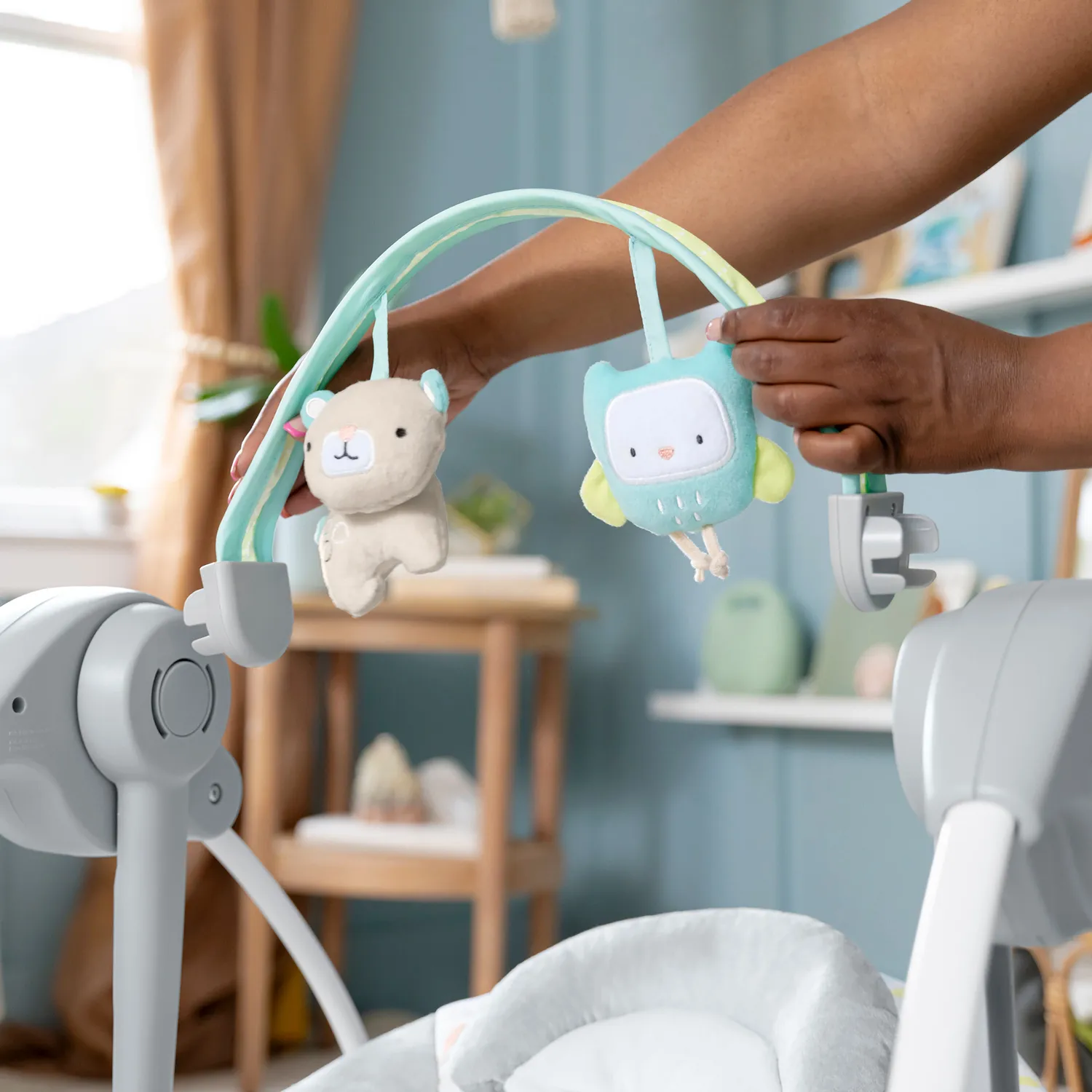 Ingenuity Comfort 2 Go Fanciful Forest Babyschaukel tragbar