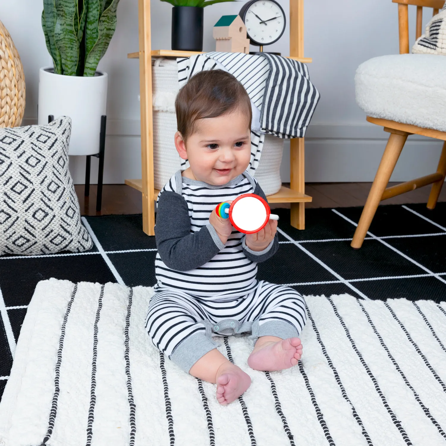 Baby Einstein Cals Sensory Shake-up Rassel mit Spiegel ab 3 Monaten