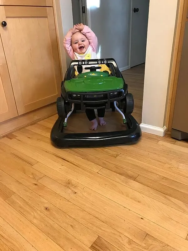 Bright Starts John Deere Gator Lauflernwagen 4-in-1 grün