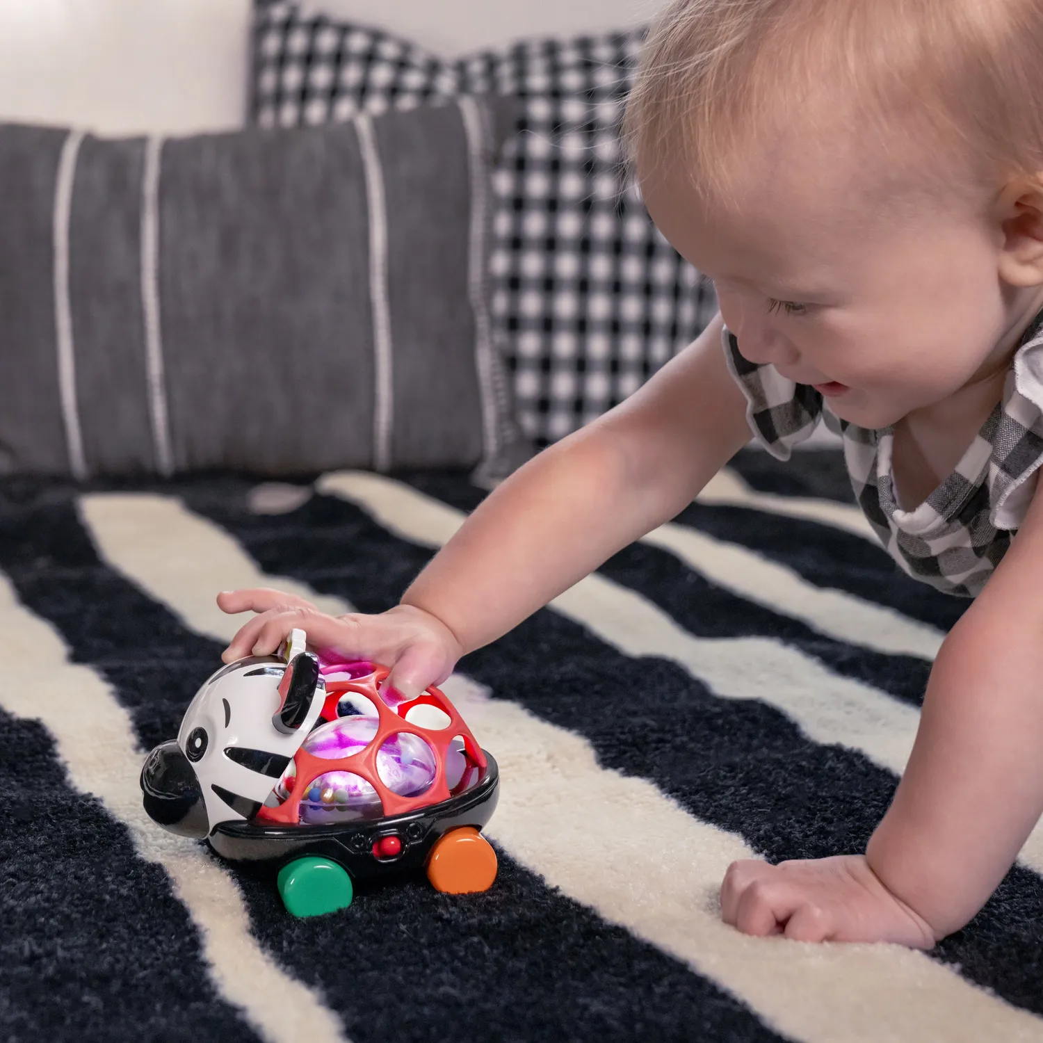Baby Einstein Oball Curious Car Zen Spielauto mit Licht ab 3 Monaten