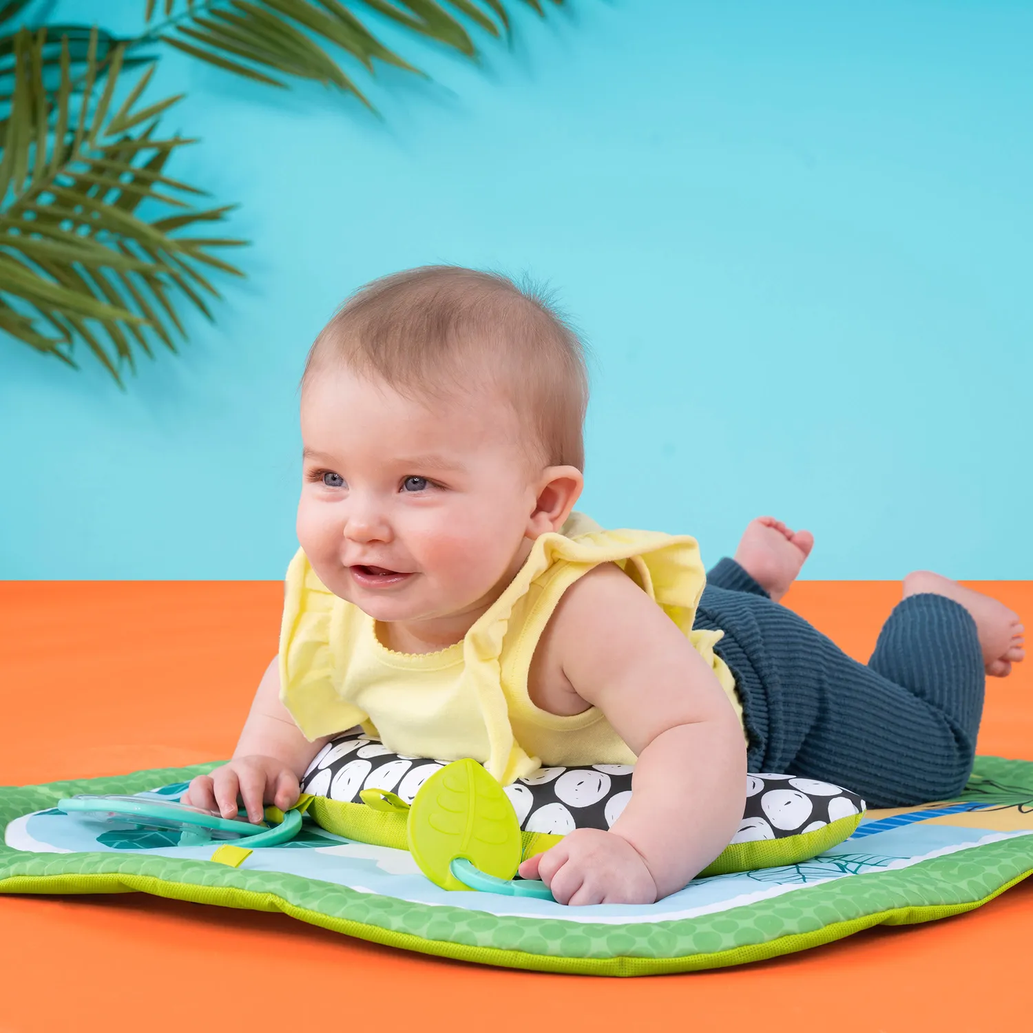 Bright Starts Easy Breezy Krabbeldecke mit Kissen waschbar