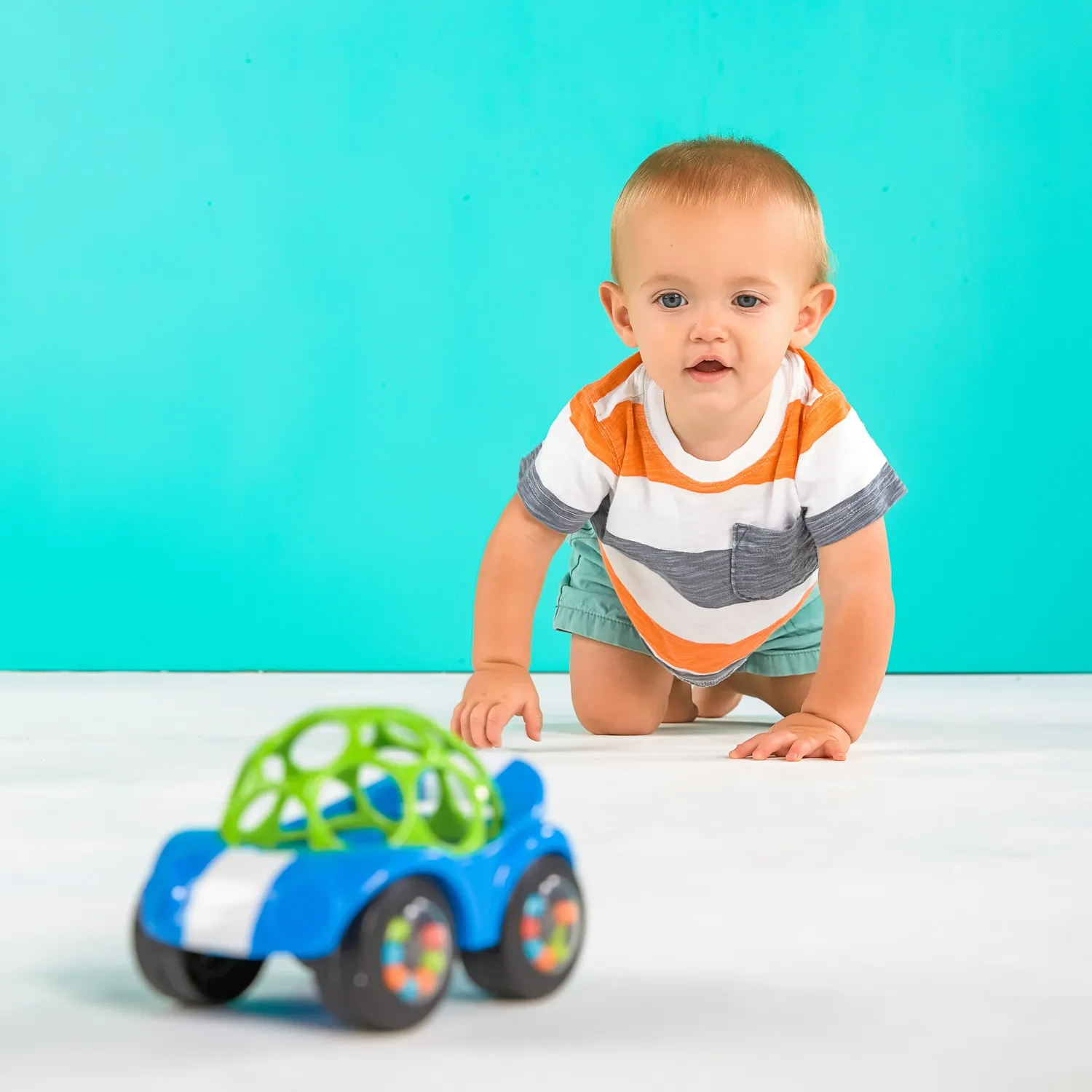 Bright Starts Oball Rattle & Roll Spielauto Blau griffig