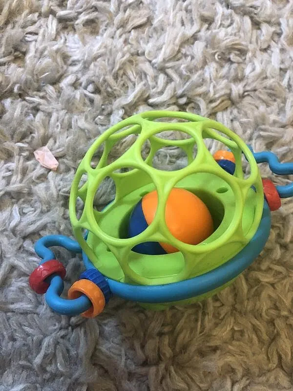 Oball Jingle & Shake Pal Babyrassel Frosch grün griffig