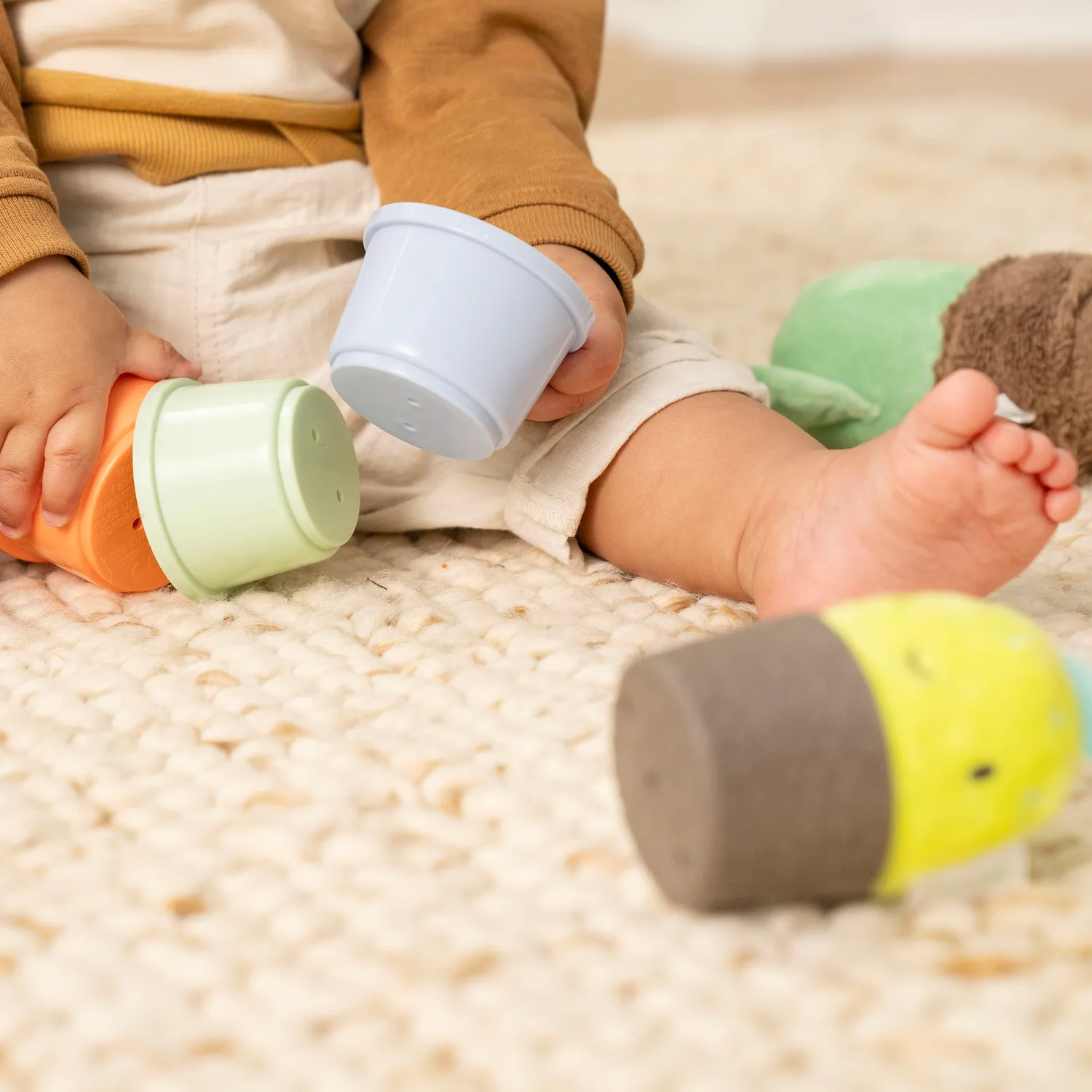 Ingenuity Calm Springs Nesting Rattles Babyrasseln 3er-Set