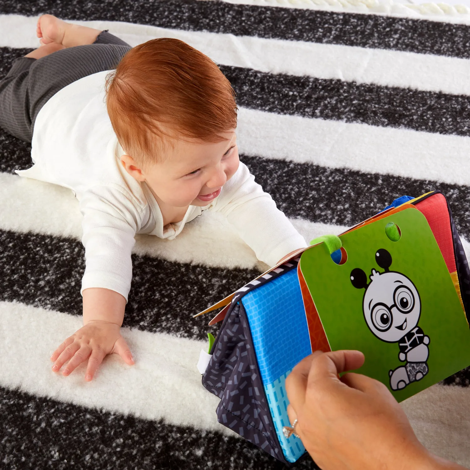 Baby Einstein Flip For Art Babyspiegel mit Karten Kontrast
