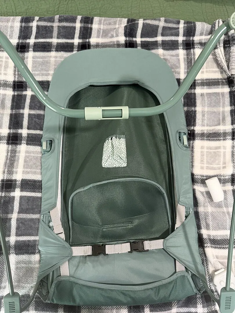 Ingenuity Stow Go Grey Babywippe faltbar Vibration