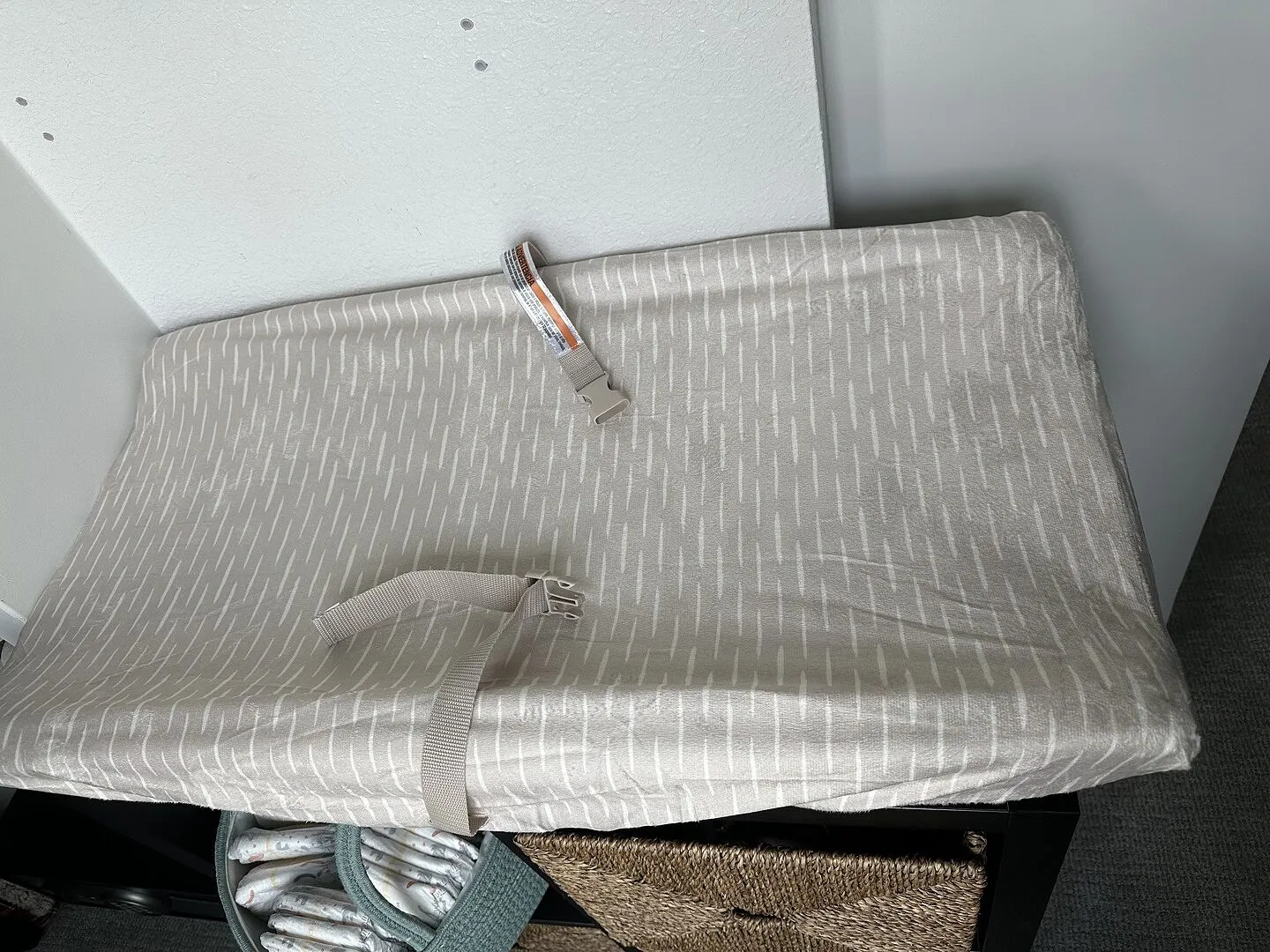 Ingenuity CozyClean Wickelauflage Taupe abwaschbar