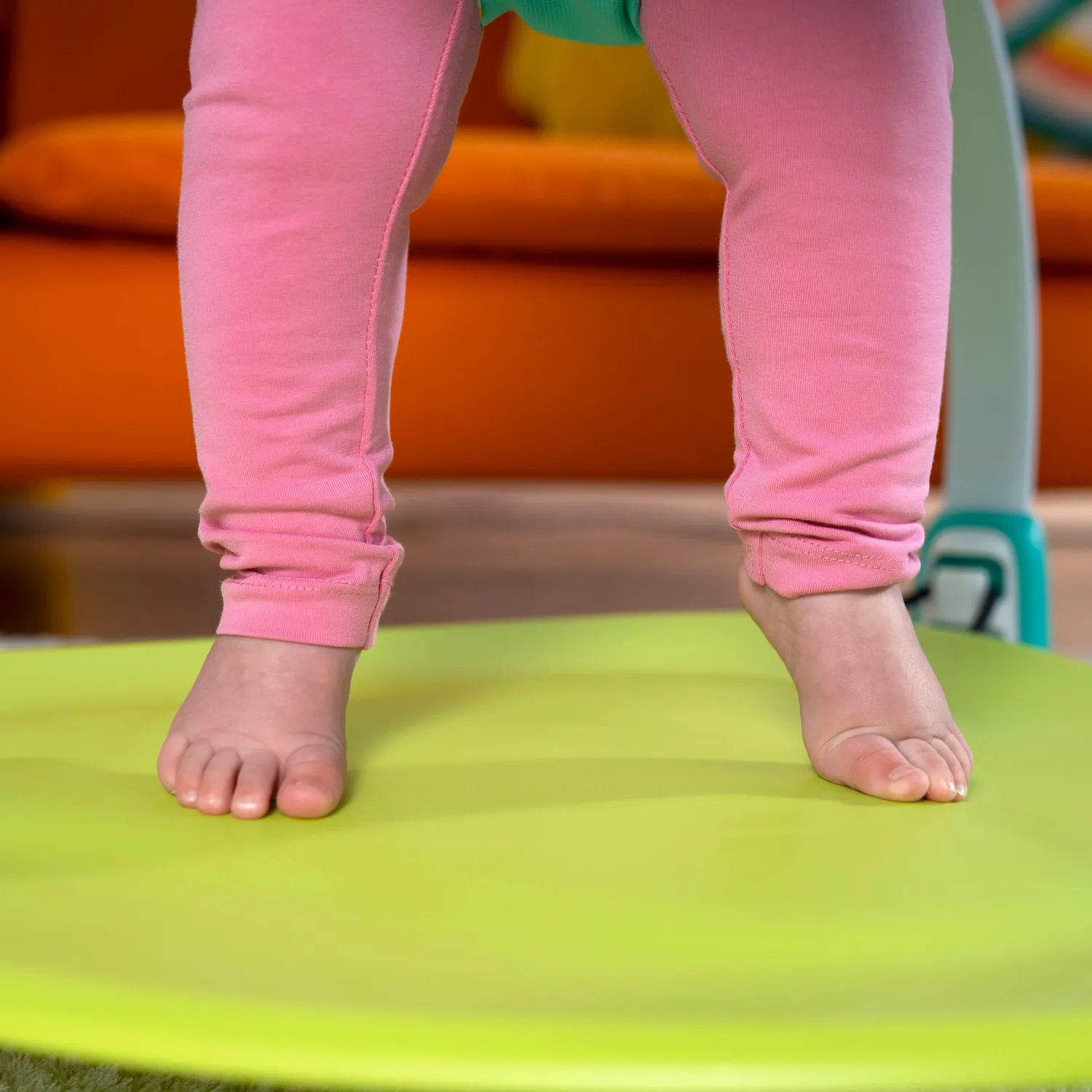 Bright Starts Bounce Bounce Baby 2-in-1 Spielcenter Playful Pond mit Tisch