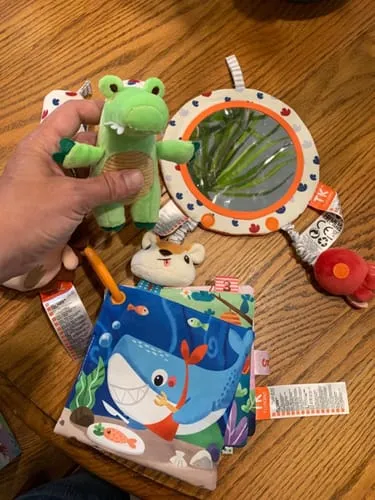 TUMAMA Tummy Time Set Spiegel Knisterbuch Rassel
