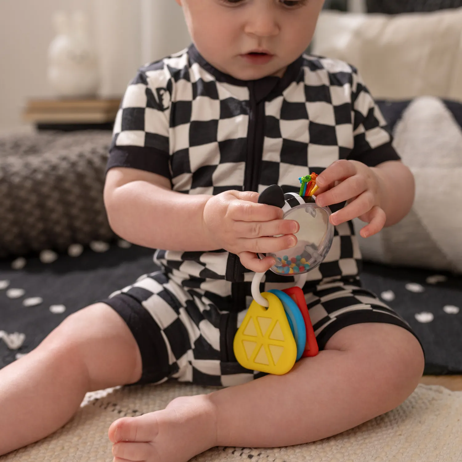 Baby Einstein Shake-a-Shape Zen Beißring Rassel Silikon
