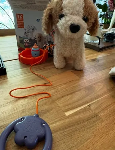 TUMAMA Plüschhund läuft und bellt mit Leine und Zubehör