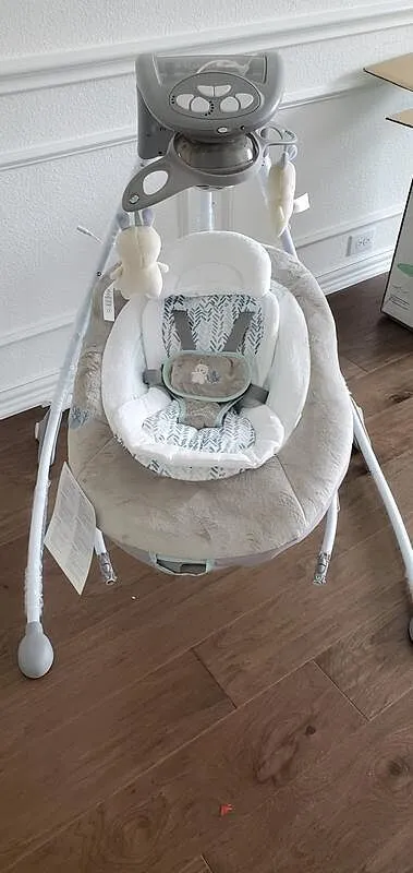 Ingenuity InLighten Pemberton Babyschaukel 2-in-1 mit Vibration