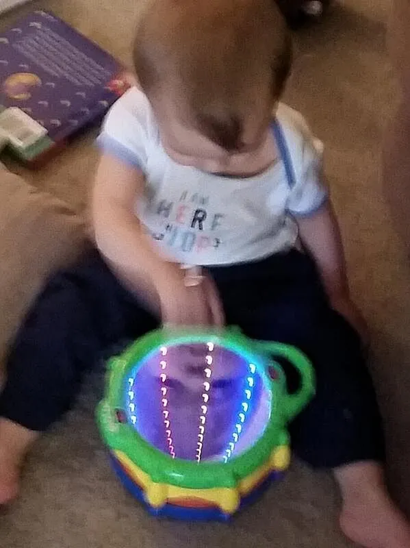 Bright Starts Light Learn Trommel Musikspielzeug ab 6 Monate