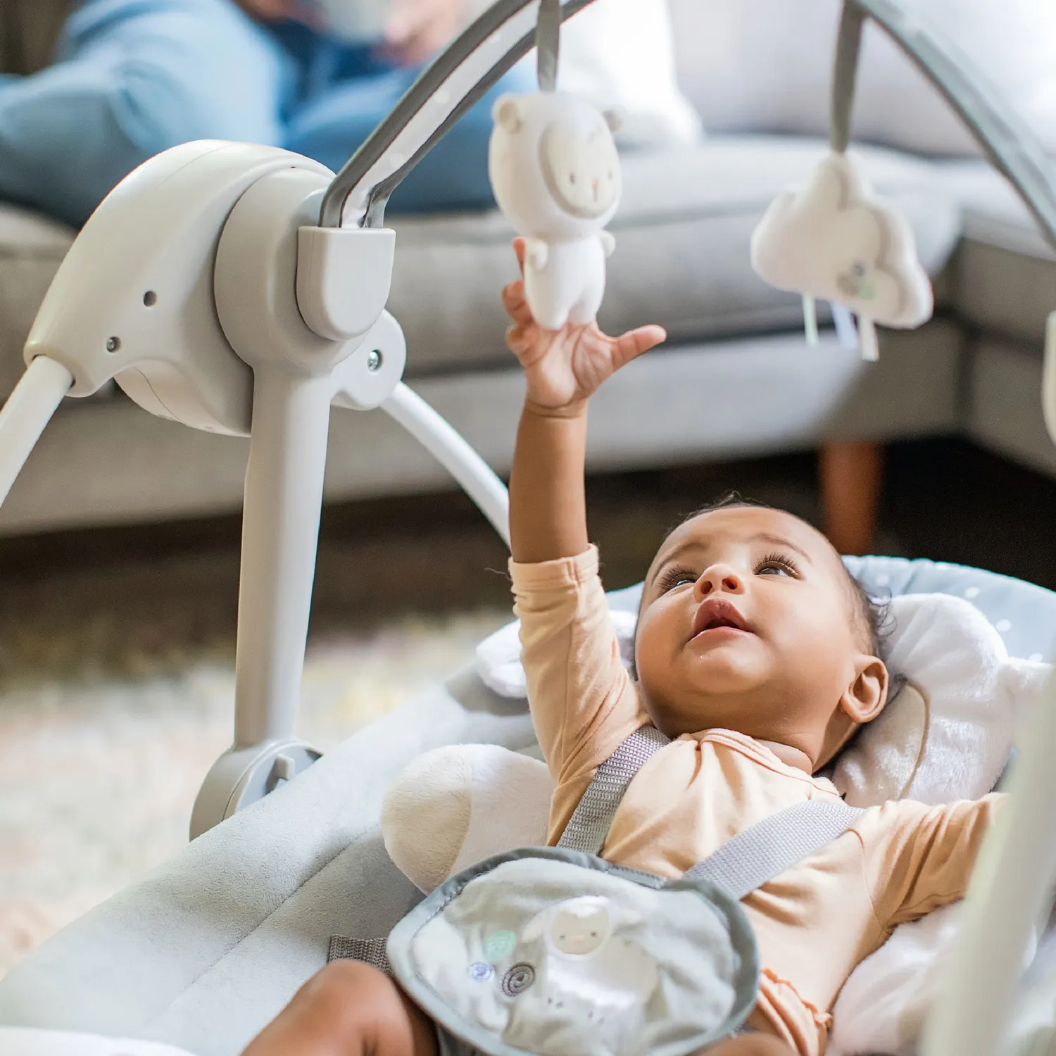 Ingenuity Comfort 2 Go Babyschaukel Cuddle Lamb tragbar