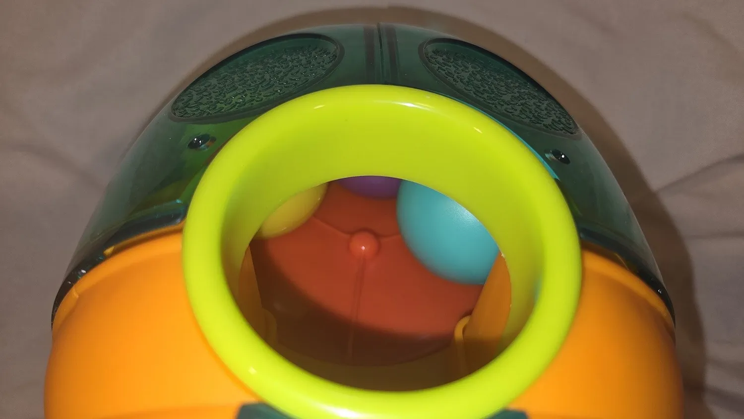 Bright Starts Spin n Chase Bug Ballspielzeug mit Licht