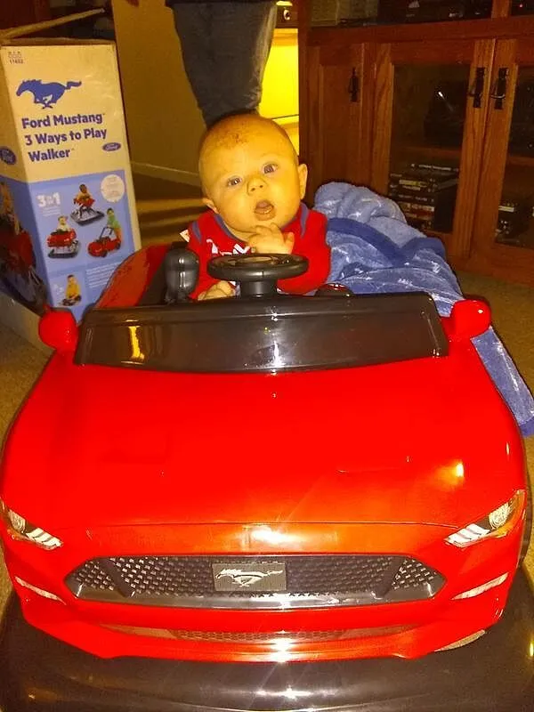 Bright Starts Ford Mustang Lauflernwagen 4-in-1 rot