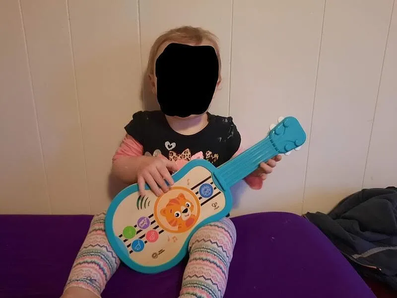 Baby Einstein Sing & Strum Magic Touch Ukulele Holz 6-36M