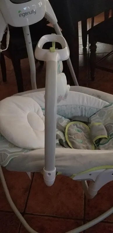 Ingenuity SimpleComfort Babyschaukel Everston drehbar weißes Rauschen