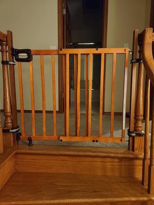 Ingenuity Stairway Banister to Banister Montageset für Treppengitter
