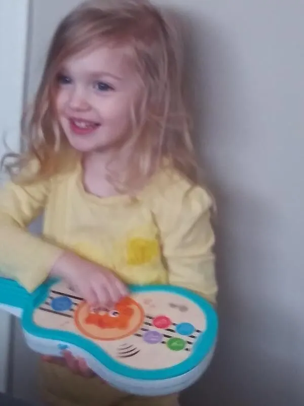 Baby Einstein Sing & Strum Magic Touch Ukulele Holz 6-36M