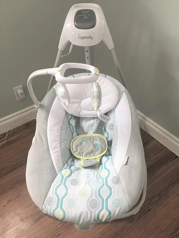 Ingenuity SimpleComfort Babyschaukel Everston drehbar weißes Rauschen