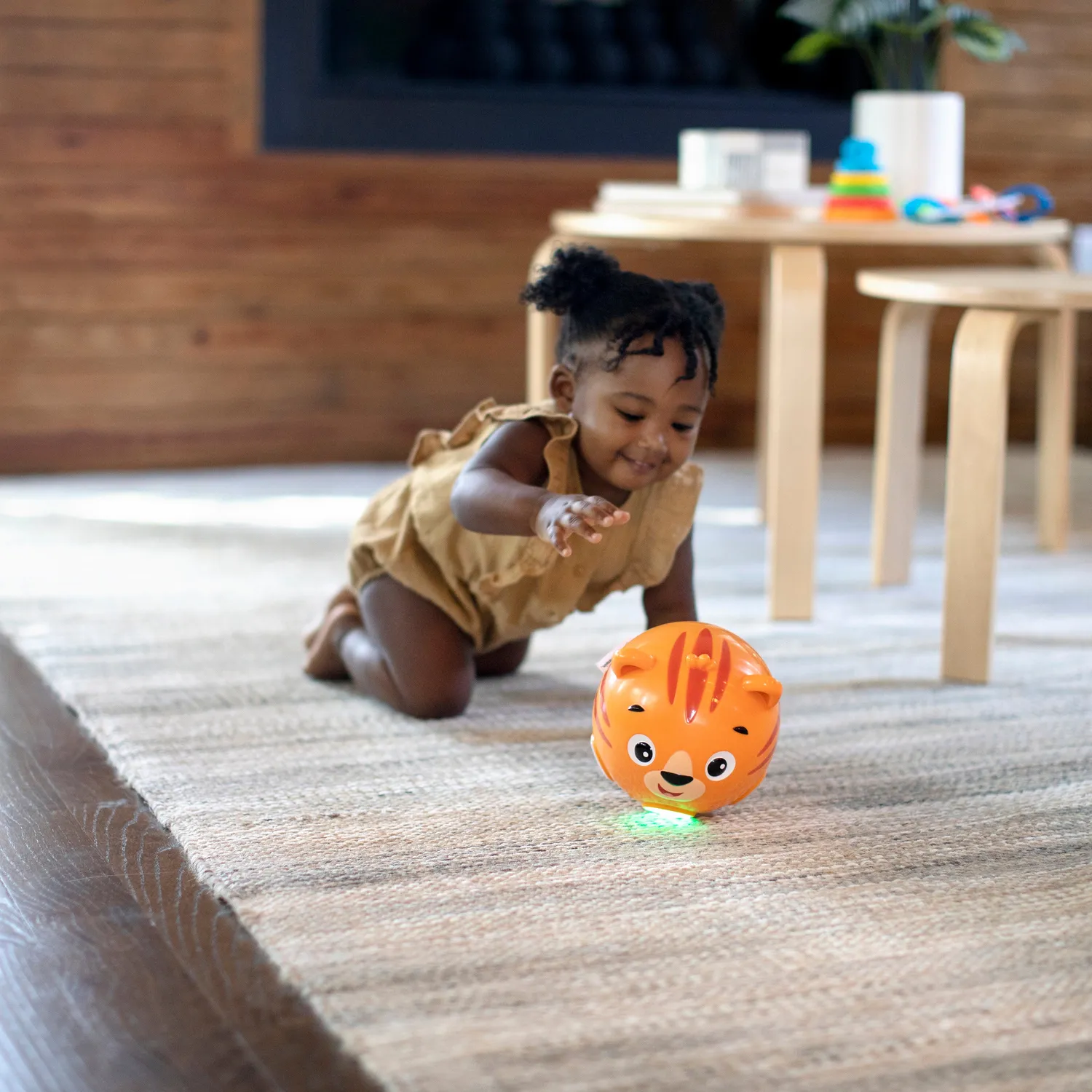 Baby Einstein Tinkers Crawl Along Krabbelspielzeug Tiger mit Musik