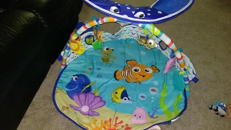 Disney Baby Finding Nemo Mr. Ray Spielbogen mit Licht Musik