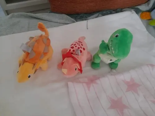 TUMAMA Dino-Wende Plüschanhänger 3er-Set Ei
