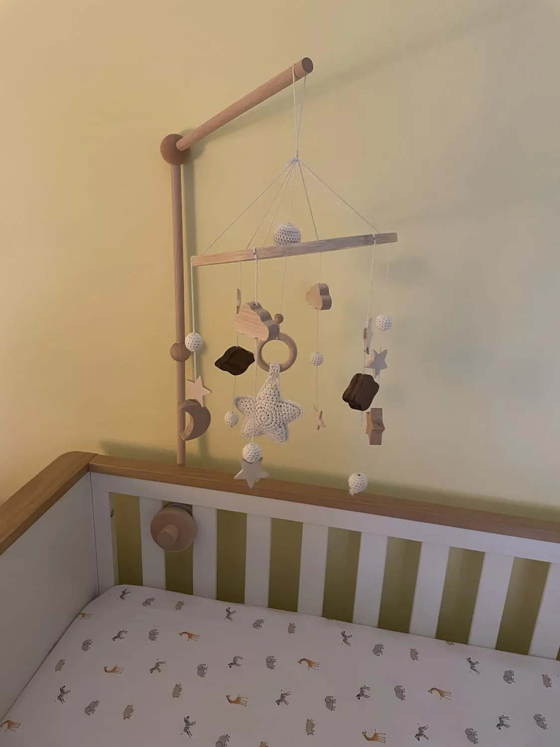 let's make Mobile-Halter Holz rund für Babybett