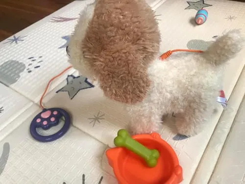 TUMAMA Plüschhund läuft und bellt mit Leine und Zubehör