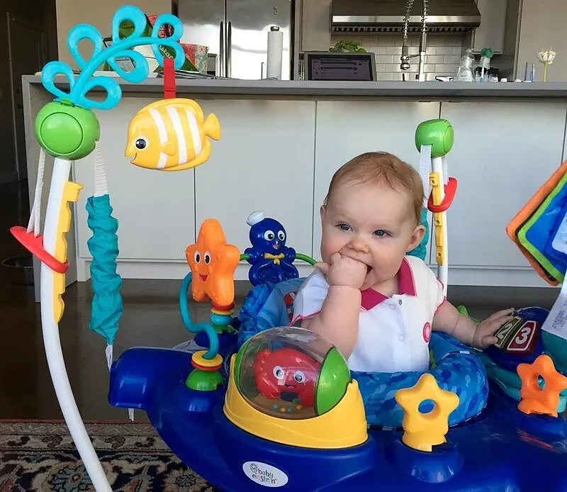 Baby Einstein Neptunes Ocean Discovery Jumper Hopser 6-12 Monate