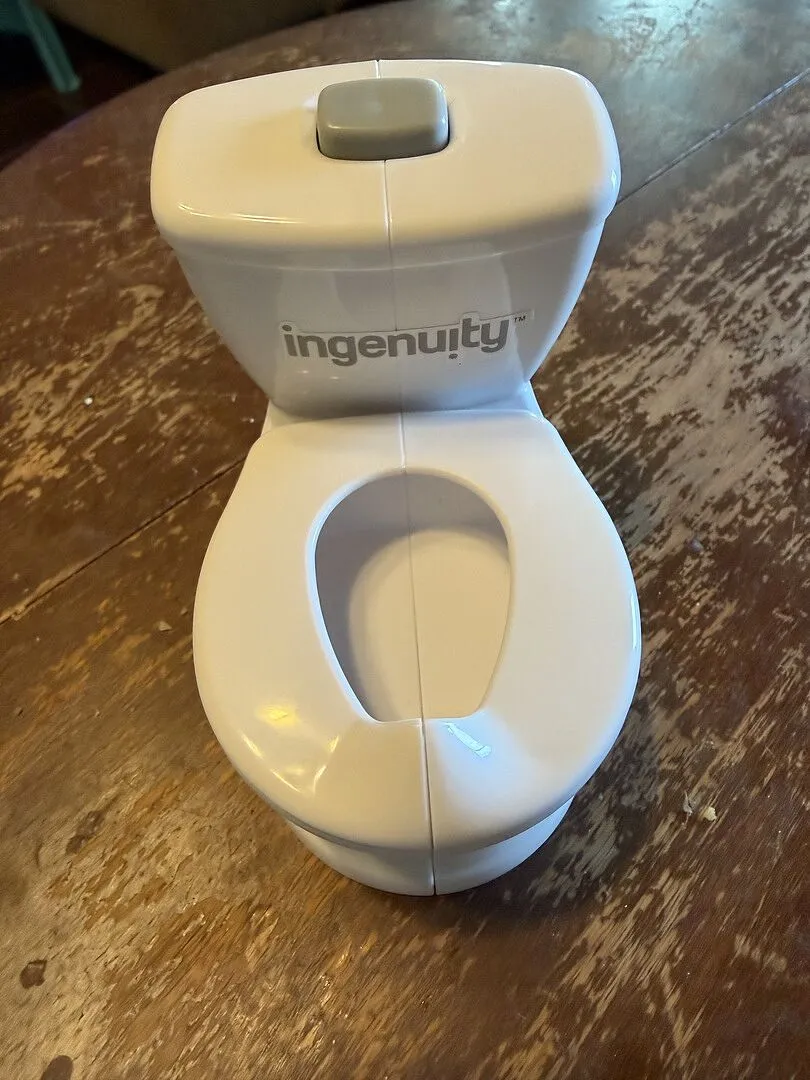 Ingenuity Sylvi Töpfchentraining Set mit Plüschhase und Miniklo