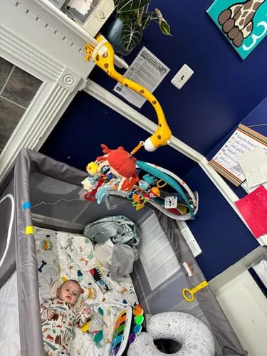 TUMAMA Baby Mobile mit Licht, Musik und Bluetooth
