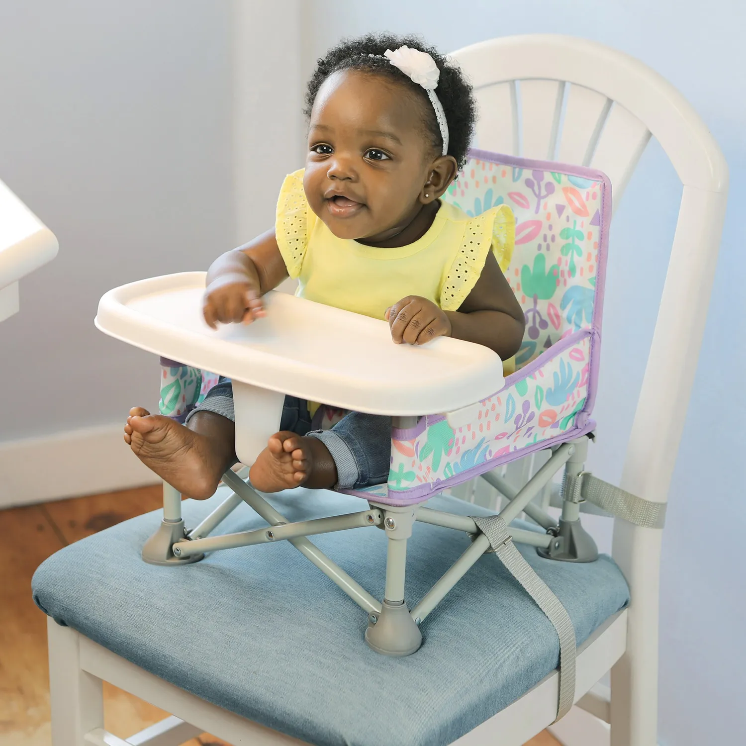 Summer Pop n Sit DLX Joyful Geo Boostersitz mit Tablett