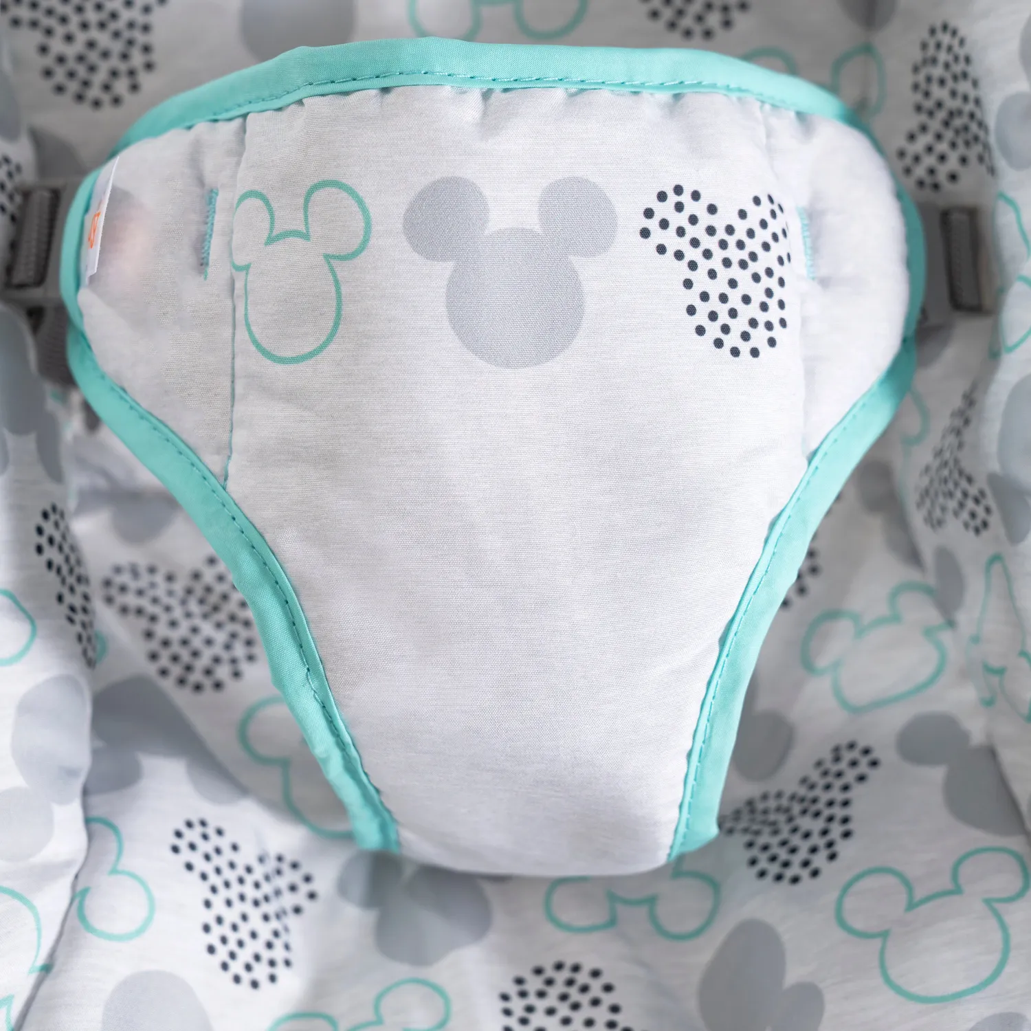 Bright Starts Disney Mickey Cloudscapes Babywippe Musik