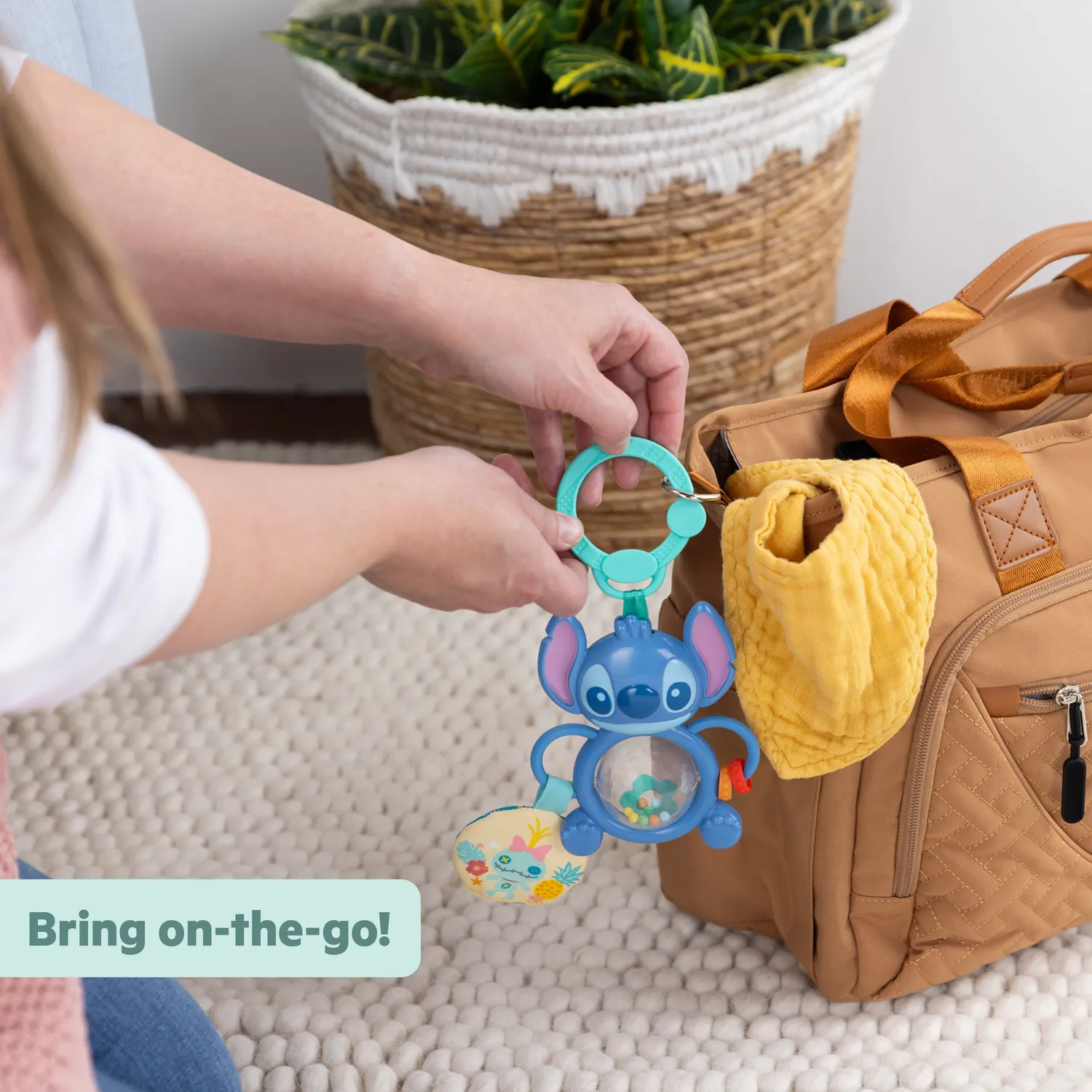 Disney Baby Stitch Tummy Tumble Spielzeug mit C-Ring