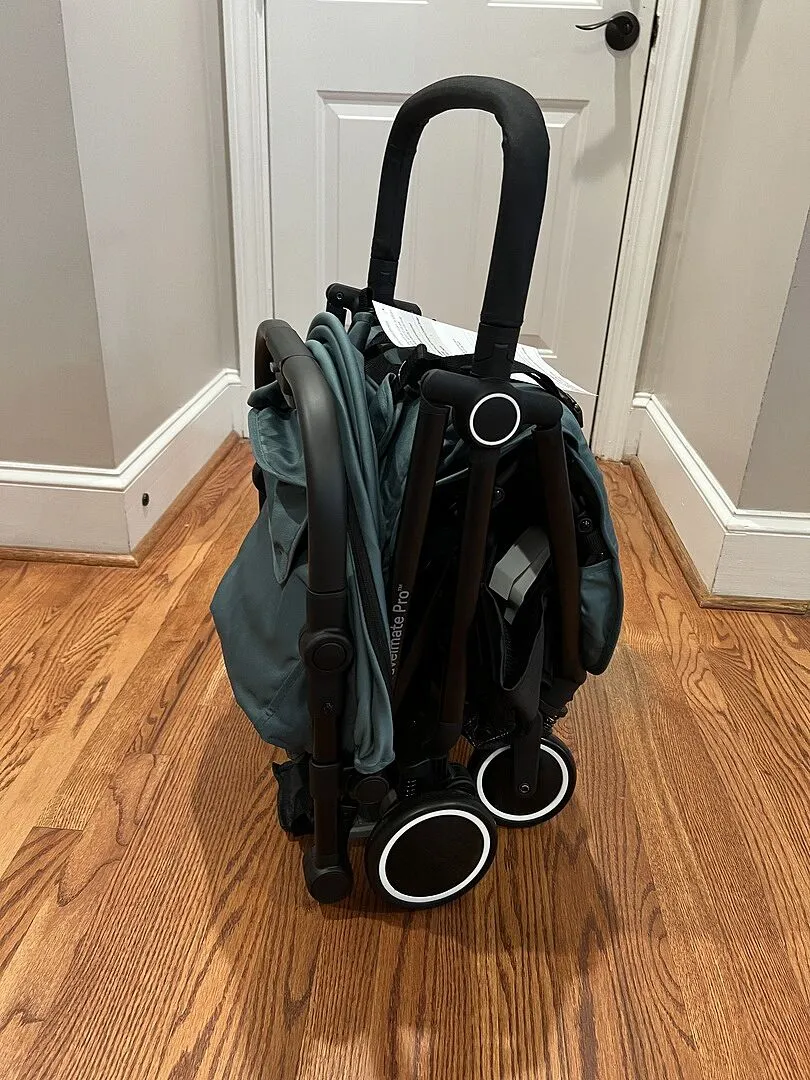 Ingenuity 3D Travelmate Pro Reisebuggy mit Trittbrett kompakt