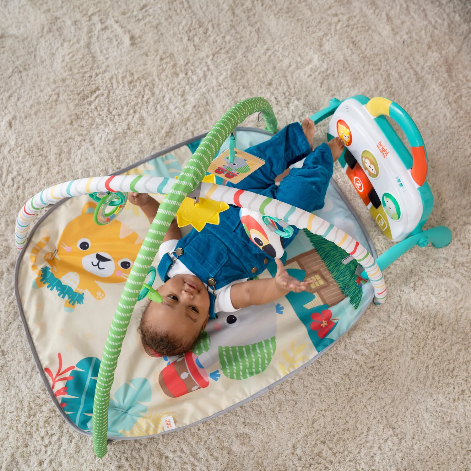 Bright Starts Groovin Kicks 4-in-1 Piano Spieldecke Safari