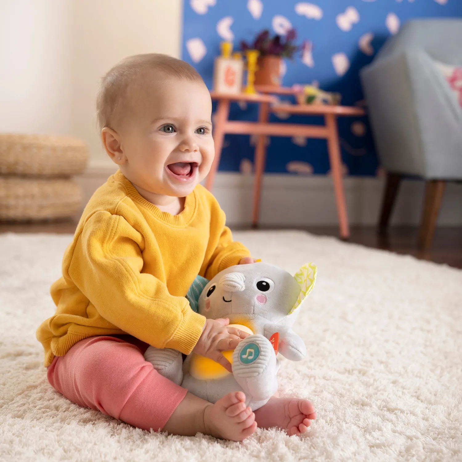 Bright Starts Hug-a-bye Baby Elefant Kuscheltier mit Licht & Musik