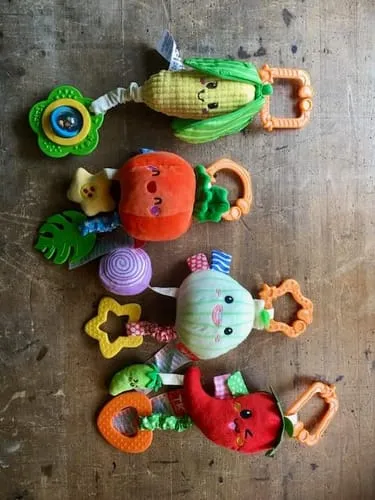 TUMAMA Gemüse Rasseln Hängespielzeug 4er Set Plüsch