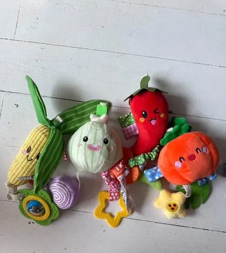 TUMAMA Gemüse Rasseln Hängespielzeug 4er Set Plüsch