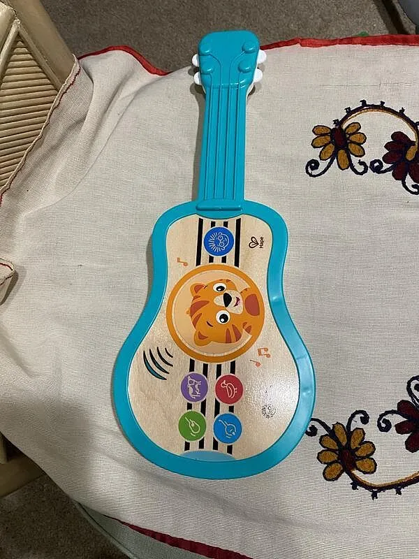 Baby Einstein Sing & Strum Magic Touch Ukulele Holz 6-36M