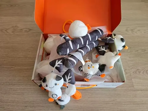 TUMAMA Baby Mobile mit Projektor schwarz-weiß Sternenhimmel