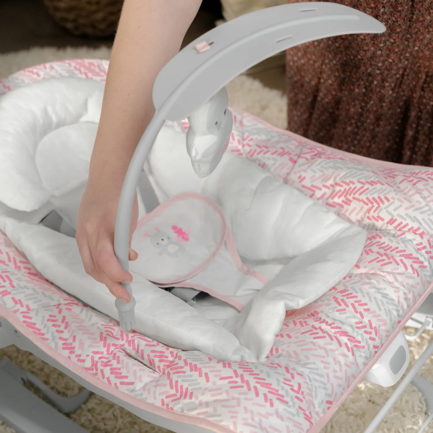 Ingenuity Keep Cozy 3-in-1 Babywippe Lily bis 18 kg mit Vibration