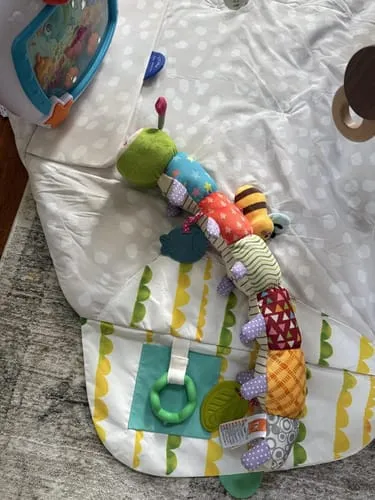 TUMAMA Raupe Kuscheltier Baby sensorisch mit Beißringen